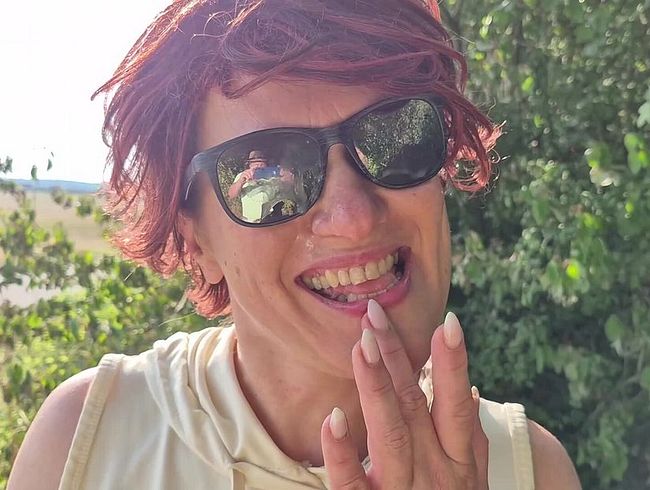 Popp-Sylvie's Porno Video: schw**zlut**hen und sper*a auf der Brille