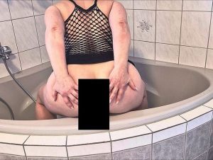 pop* Sylvie Porno Video: Feuchter dil*o-Ritt vor der Webcam Session