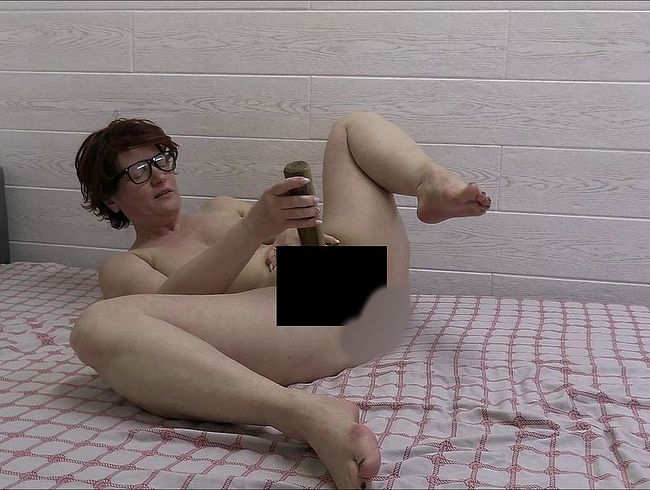 pop* Sylvie Porno Video: Sylvie´s Holzdil*obaum